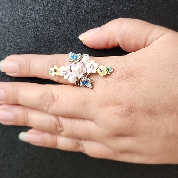 Mother of Pearl and Multi Gemstone Enameled Floral Ring - Picture 6 of 8